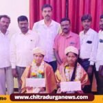ಶೇ.90ಕ್ಕೂ ಹೆಚ್ಚು ಅಂಕಗಳಿಸಿದ ವಿದ್ಯಾರ್ಥಿಗಳಾದ ಮಂಜುಶ್ರೀ, ವರುಣಾ ಅವರಿಗೆ ಪ್ರಶಸ್ತಿ ಪತ್ರ ನೀಡಿ ಸನ್ಮಾನಿಸಲಾಯಿತು.