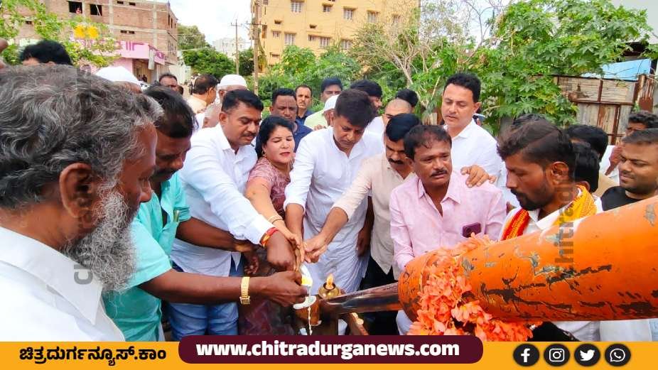 ರಸ್ತೆ ಕಾಮಗಾರಿಗೆ ಶಾಸಕ ಕೆ.ಸಿ.ವೀರೇಂದ್ರ ಪಪ್ಪಿ ಭೂಮಿ ಪೂಜೆ 