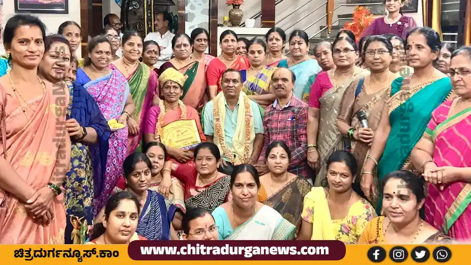 ಭಜನಾ ಗಾಯಕಿ ಅಂಬುಜಾಕ್ಷಿಗೆ ರಾಜ್ಯಮಟ್ಟದ ಪ್ರಶಸ್ತಿ ಪ್ರಧಾನ